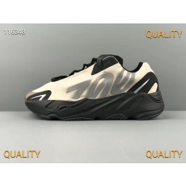 아디다스 Yeezy Boost 700 MNVN 