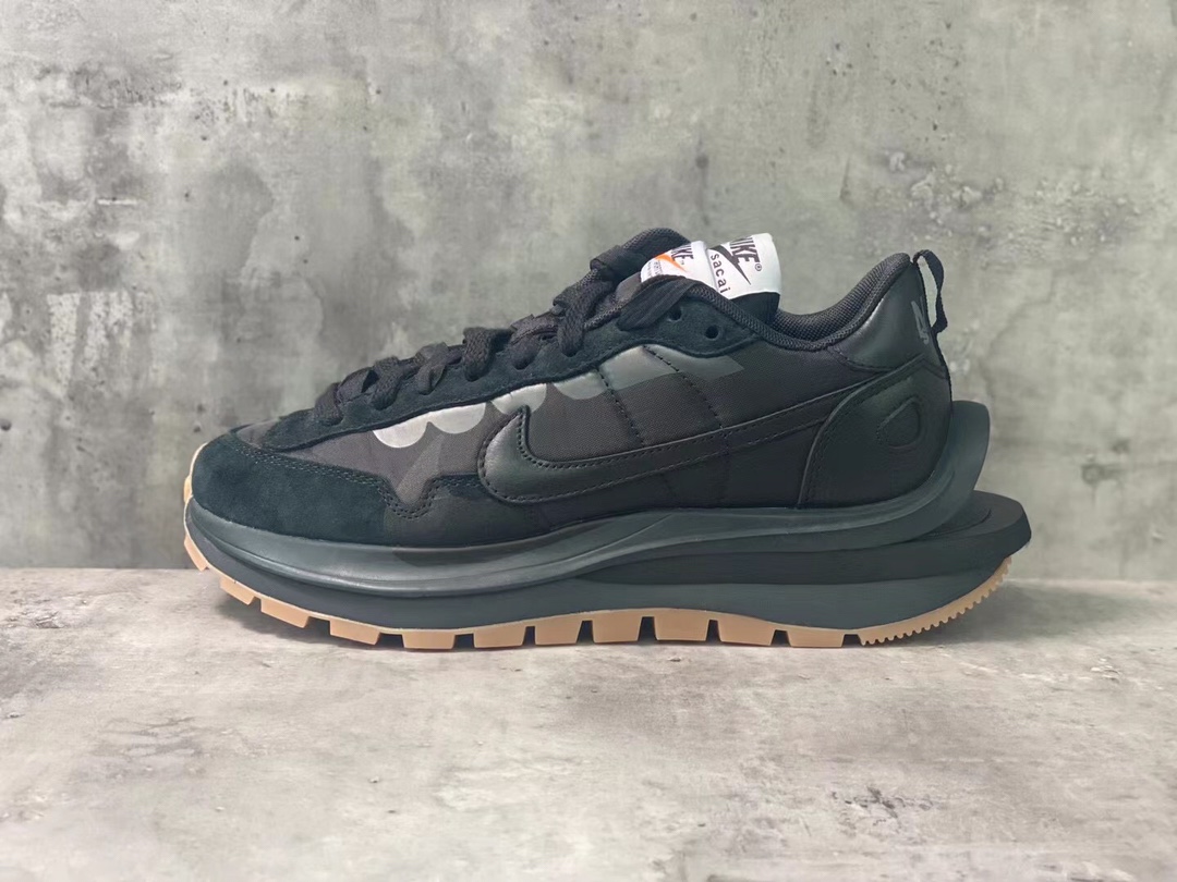 나이키 Sacai x Nike Vaporwaffle